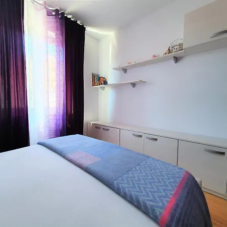 La God Apartment *