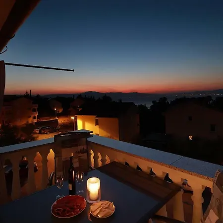 La God Apartment